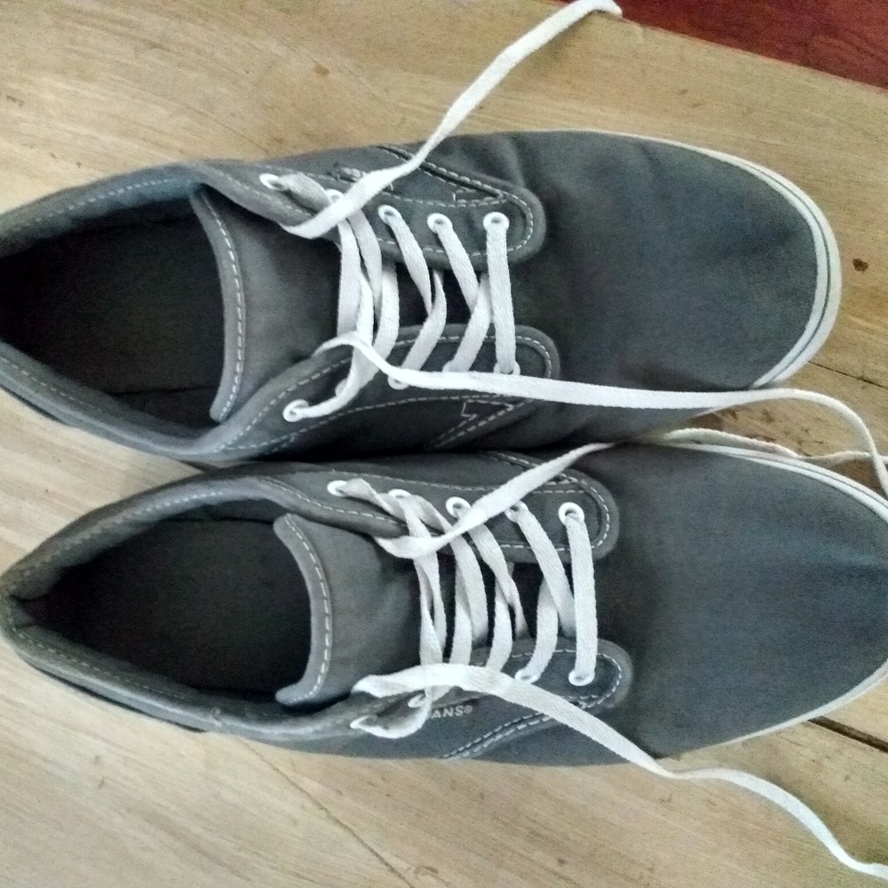 Women's sz 11 gray canvas sneakers